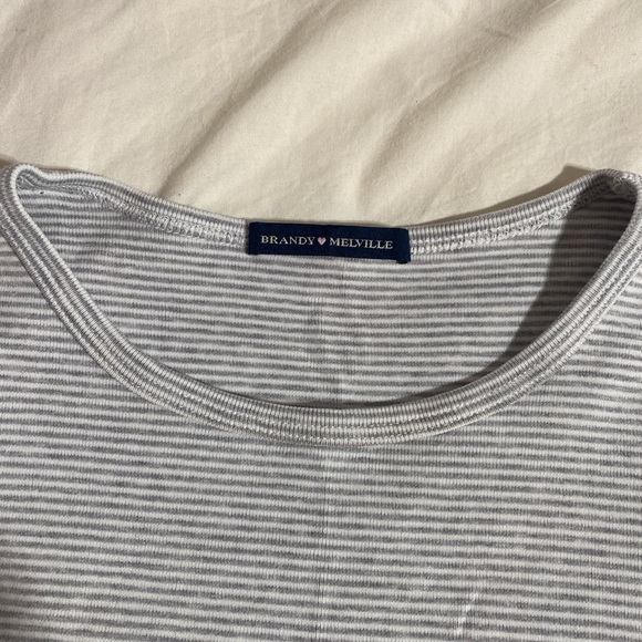Brandy Melville cropped grey striped tee - Picture 2 of 5